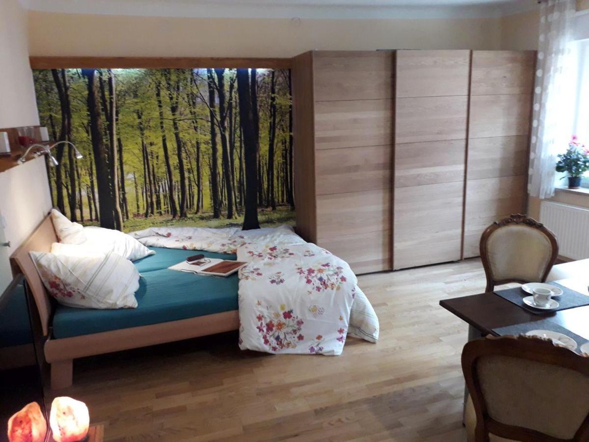 Ferienwohnung Historisches Тайзендорф Екстериор снимка